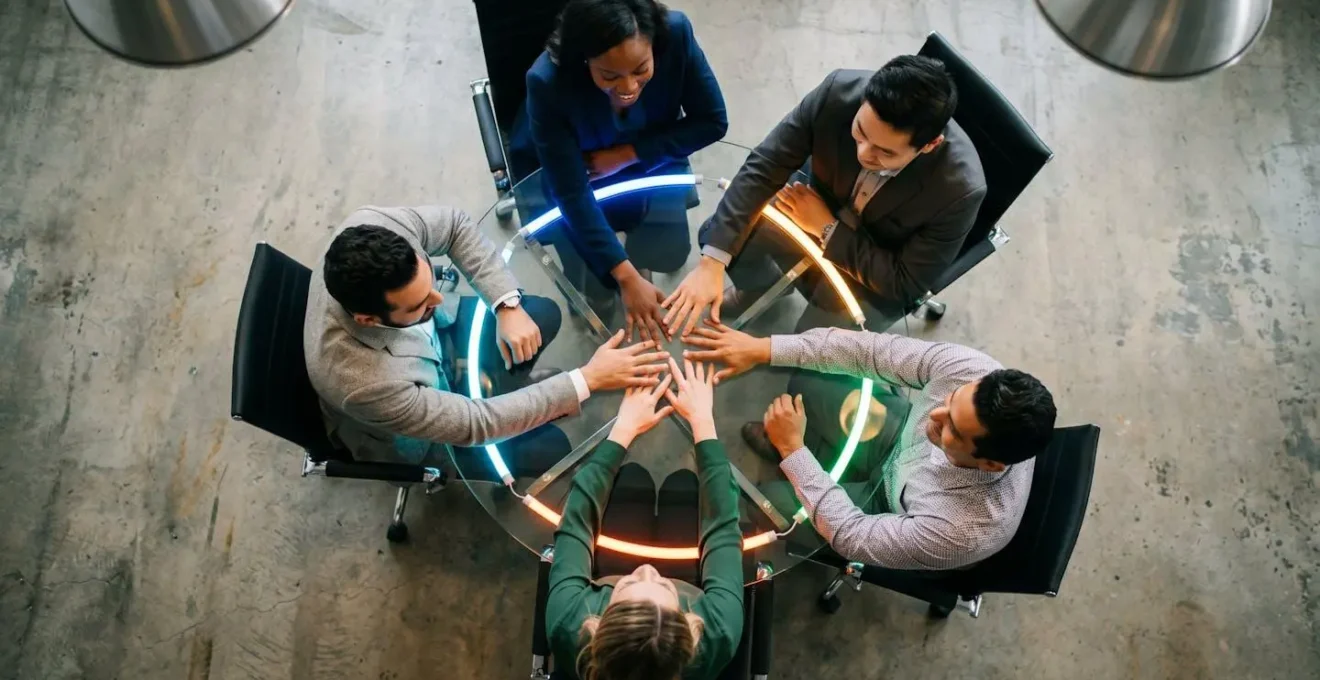 Multi-stakeholder B2B decision process visualization